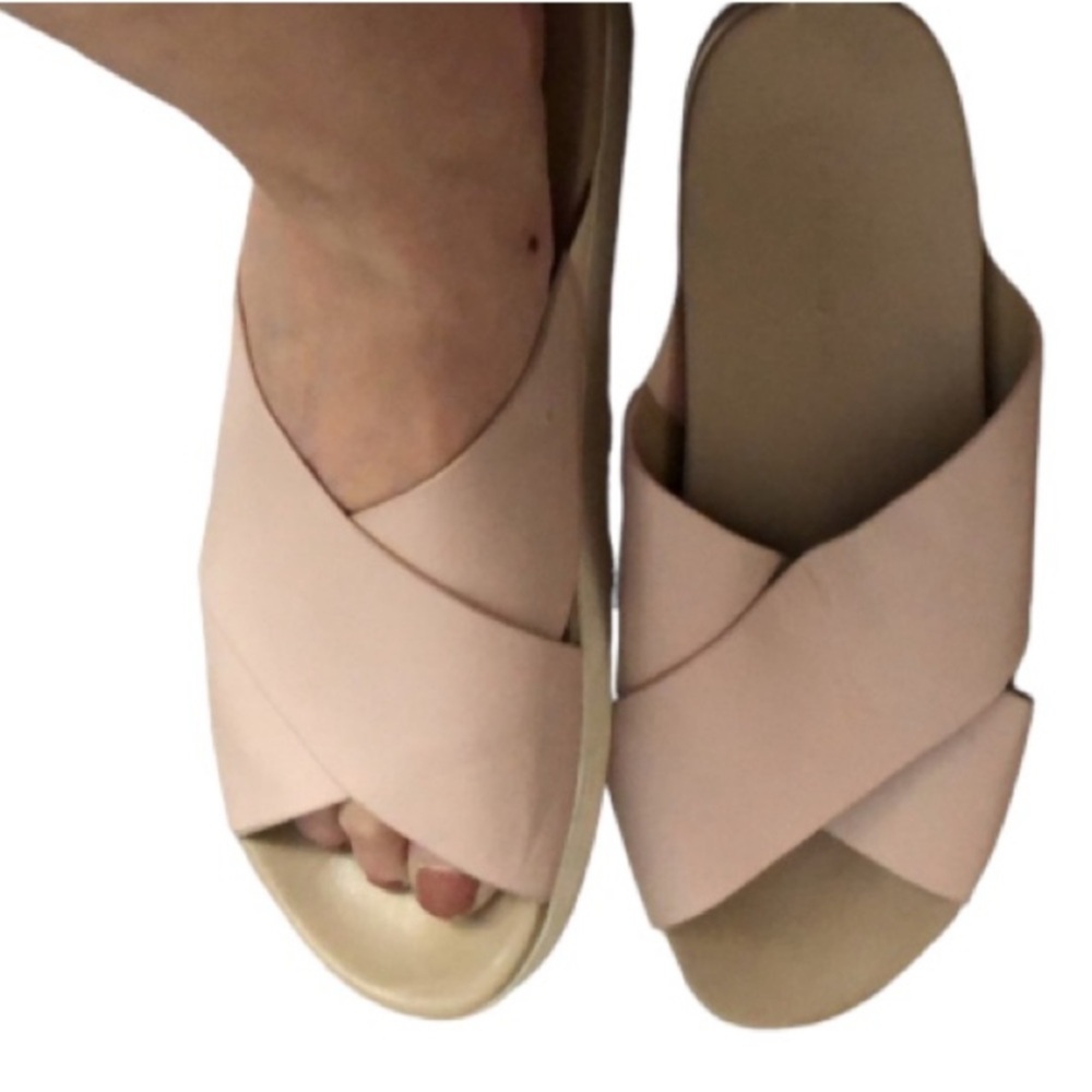 H by HALSTON Size 10 pink leather open toe sandals, slides